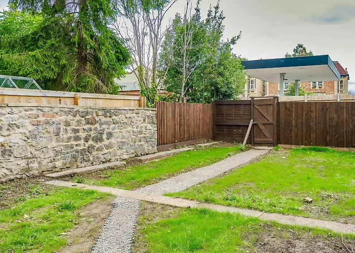 Free Parking New Gem With Garden
